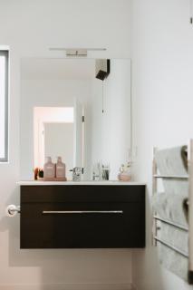 Warm, Modern 3bedroom 2bathroom Home - Lake Hāwea - 2