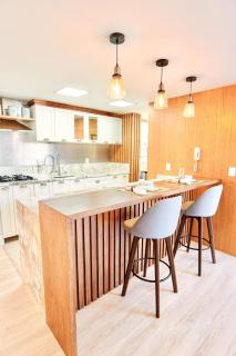 Alto Padrão com 3 suítes a 150m Rua Coberta - 9