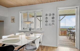 3 Bedroom Beautiful Apartment In Allinge - 6