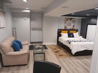 Furnished calm basement studio apartment - Mississauga - 0
