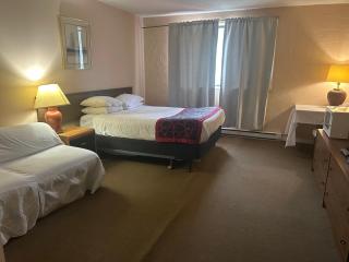 Villagers Inn - Fruitvale - 2