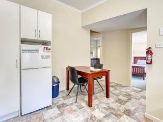 Apsley Cottage Hosted by Halls Gap Accommodation - 7