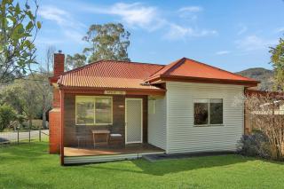 Apsley Cottage Hosted by Halls Gap Accommodation - 4