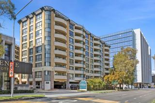 Stylish Braddon Retreat 2Bedroom Free Parking & Pool - 6