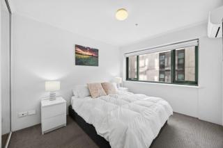 Stylish Braddon Retreat 2Bedroom Free Parking & Pool - - 3