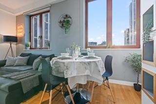 Leeds Elegant Central Flat - Sleeps 8 - Highrise View City Centre - Central Station - 3