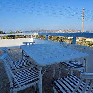 Blue and White View - Sarakíniko - 1