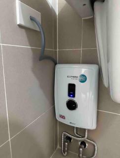 Fast WiFi - Free Pool Access - Netflix - Hot Shower - Manila - 7