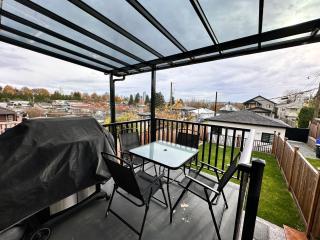 Modern and New house near PNE with Big Garden and Free Parking - Vancouver - 9