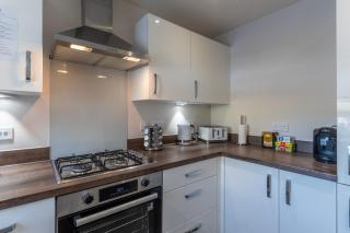 Walk to Liverpool Airport - Luxury Stay with EV Charge - Fast WiFi - Liverpool - 1