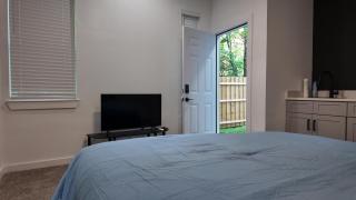 Cozy private studio! - Dallas - 9