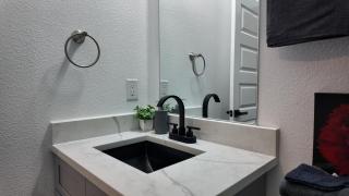 Cozy private studio! - Dallas - 6