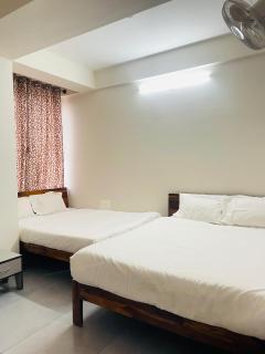 Lavish Hotel BG-Lodge - 1