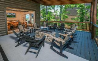Hibernation Wonderland - Pigeon Forge - 6