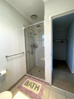 Relaxing 3BR Home in Point cook with Sauna - 9