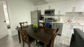 The Lounge at Keswick - Edmonton - 7