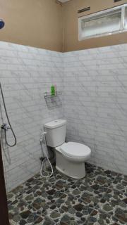 Griya Al Mukmin Guesthouse Syariah - Solo - 9