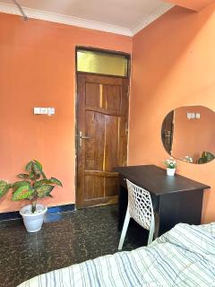 Downtown 3 Bedroom Luxury - Central Walkable to Everything - 9