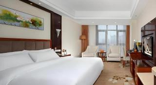 Vienna Hotel Henan Xinyang East Zone of Central Hospital - 4