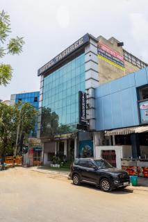 Hotel Tashree Near T3 - Free Airport Drop - 3