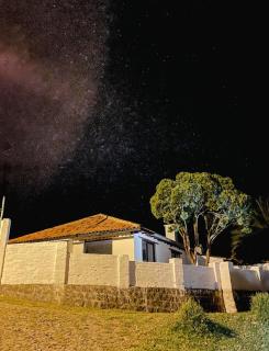 Refugio moderno con vistas increíbles - 0