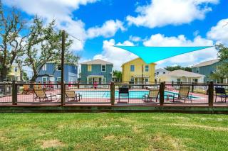 The Rockport Retreat pool access - 4