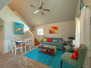 Pink Flamingo Bungalow - Rockport - 9