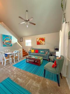 Pink Flamingo Bungalow - 5