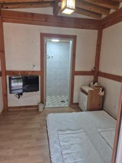 Adam Guesthouse - Gyeongju - 6