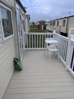 Lovely 6 Berth Caravan With Decking At California Cliffs In Scratby Ref 50027F - 9