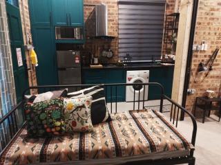 Lot 138 - 8