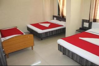 Sai bhagwan budget hotel - 1