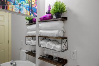 Guest Suite with Amazing Garden - Vancouver - 2