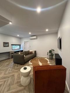 The Marigold by Parbery- complimentary bottle wine - Kingston - 6