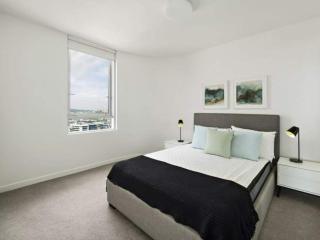 High lvl private and quiet River View 2BD APT - Brisbane - 2