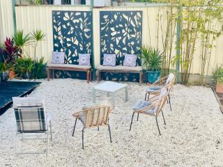House at the Heart of Entrance! Sleeps18 - Entrance - 9