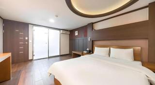 Hotel J Suwon - 1