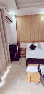 Luxury room with attach balcony - Gurgaon - 3