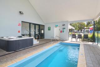 Ocean Blue Bungalow Easy Beach Stay in Busselton - 9