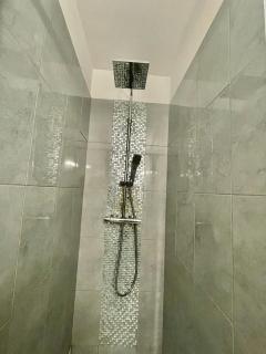 Proche de la Joliette et des terrasses du port - 2