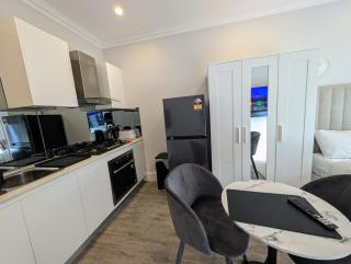 Rare Granny Flat near Bondi Junction - 5