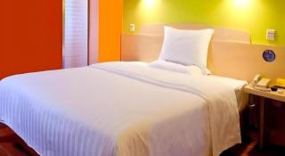 7 Days Inn Luzhou Commercial Pedestrian Street Center - Luzhou - 7