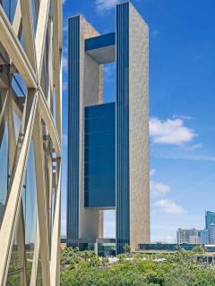 Luxurious 2BR APT in Bahrain Bay - 4