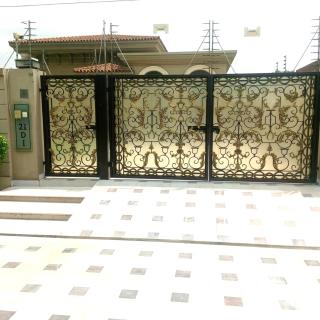 Luxurious 2BR House - 9