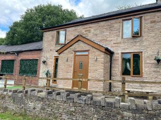 Characterful Stone Cottage in the Heart of the High Peak - 2