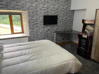Characterful Stone Cottage in the Heart of the High Peak - Buxworth - 1