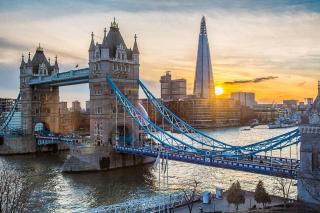 Shard View Apartment with Lift at London Bridge - 0