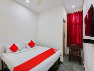 Hotel O Manjushree Boarding & Lodging nearby Dr.BR Ambedkar Stadium Basveshwar nagar - Bangalore - 6