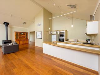 Sky Blue Retreat Serene Family Getaway - North Boyanup - 4