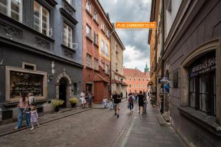 Plac Zamkowy Old Town, Sun & Snow - Warschau - 8